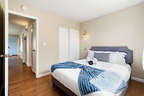 Oceanview 2BR 1Bath Balcony Sunset Views