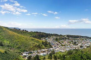 Oceanview 2BR 1Bath Balcony Sunset Views