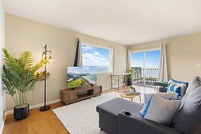 Oceanview 2BR 1Bath Balcony Sunset Views