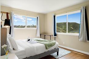 Oceanview 2BR 1Bath Balcony Sunset Views