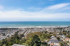 Oceanview 2BR 1Bath Balcony Sunset Views