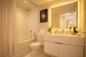 Lakefront Boutique Stay