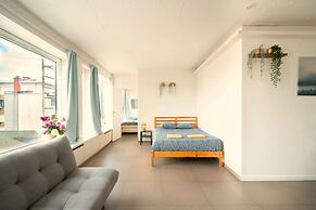 Centrally Located Antwerp Stay for 10