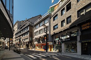 LEE Hotel