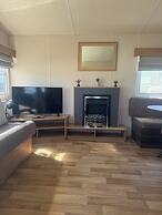 Cabin Sleeps 4 With Wifi