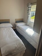 Cabin Sleeps 4 With Wifi