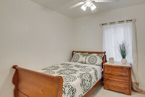 4 Mi to Hard Rock Stadium & Lakes! Elegant Home