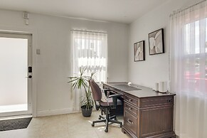 4 Mi to Hard Rock Stadium & Lakes! Elegant Home