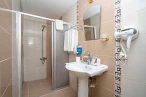 Club Aperion Beach hotel