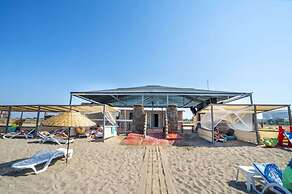 Club Aperion Beach hotel