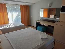 Club Aperion Beach hotel