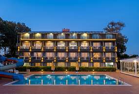 Club Aperion Beach hotel