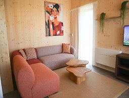 Luxury Oceanic Bungalow for 6 Guests