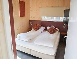 Luxury Oceanic Bungalow for 6 Guests