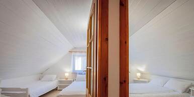 Comfortable Holiday Home, Summer Pool