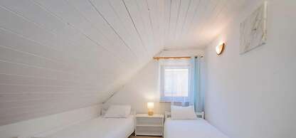 Comfortable Holiday Home, Summer Pool