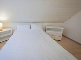 Comfortable Holiday Home, Summer Pool