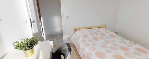Private Room in a Shared Flat - Lyon 8 e