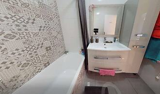 Private Room in a Shared Flat - Lyon 8