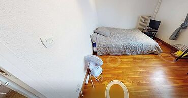 Private Room in a Shared Flat - Lyon 8
