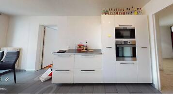 Private Room in a Shared Flat - Lyon 8