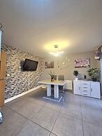 3BR Tropical Escape in Lisburn and Castlereagh