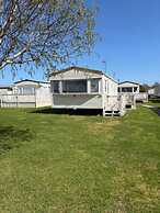 Caravan Sleeps 8 With Parking and Patio