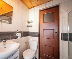 Holiday Home Close to the Beach, Summer Pool