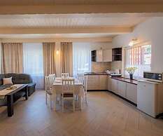 Holiday Home Close to the Beach, Summer Pool