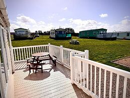 2 Bed - Sleeps 6 - Pets - Parking - Wifi
