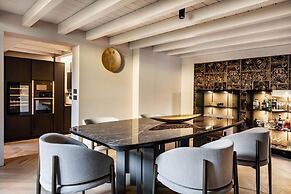 ASTRA PENTHOUSE