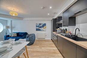 Alexander House by Guestz