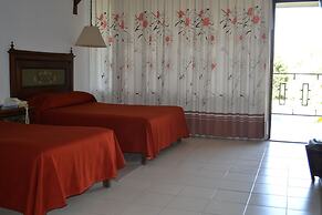 REAL HOTEL