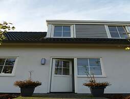 Spacious Holiday Park Villa for 10