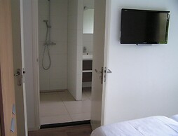 Spacious Holiday Park Villa for 10