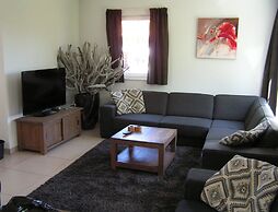 Spacious Holiday Park Villa for 10