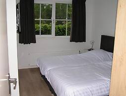 Spacious Holiday Park Villa for 10