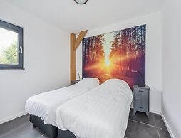 Spacious Holiday Park Villa for 10