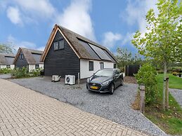Spacious Holiday Park Villa for 10