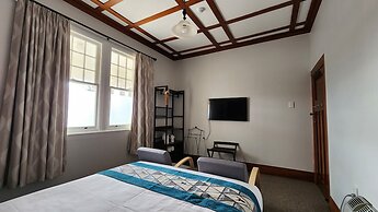 Alexandra Hotel