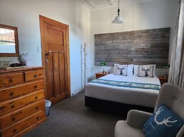 Alexandra Hotel