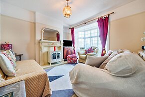 Ambleside Cottage with free private parking