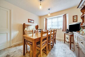 Ambleside Cottage with free private parking