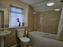 Ambleside Cottage with free private parking