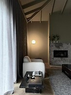 Room-frogs Pond Vineyards