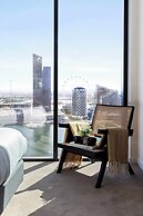 Harbour View 2BR Docklands Apt Near Marvel Stadium