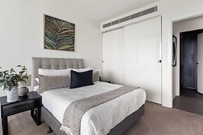 Harbour View 2BR Docklands Apt Near Marvel Stadium