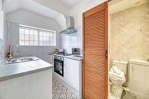 Glendale House by Guestz