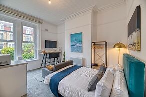 Glendale House by Guestz