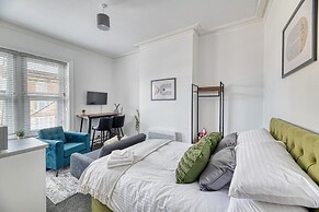 Glendale House by Guestz